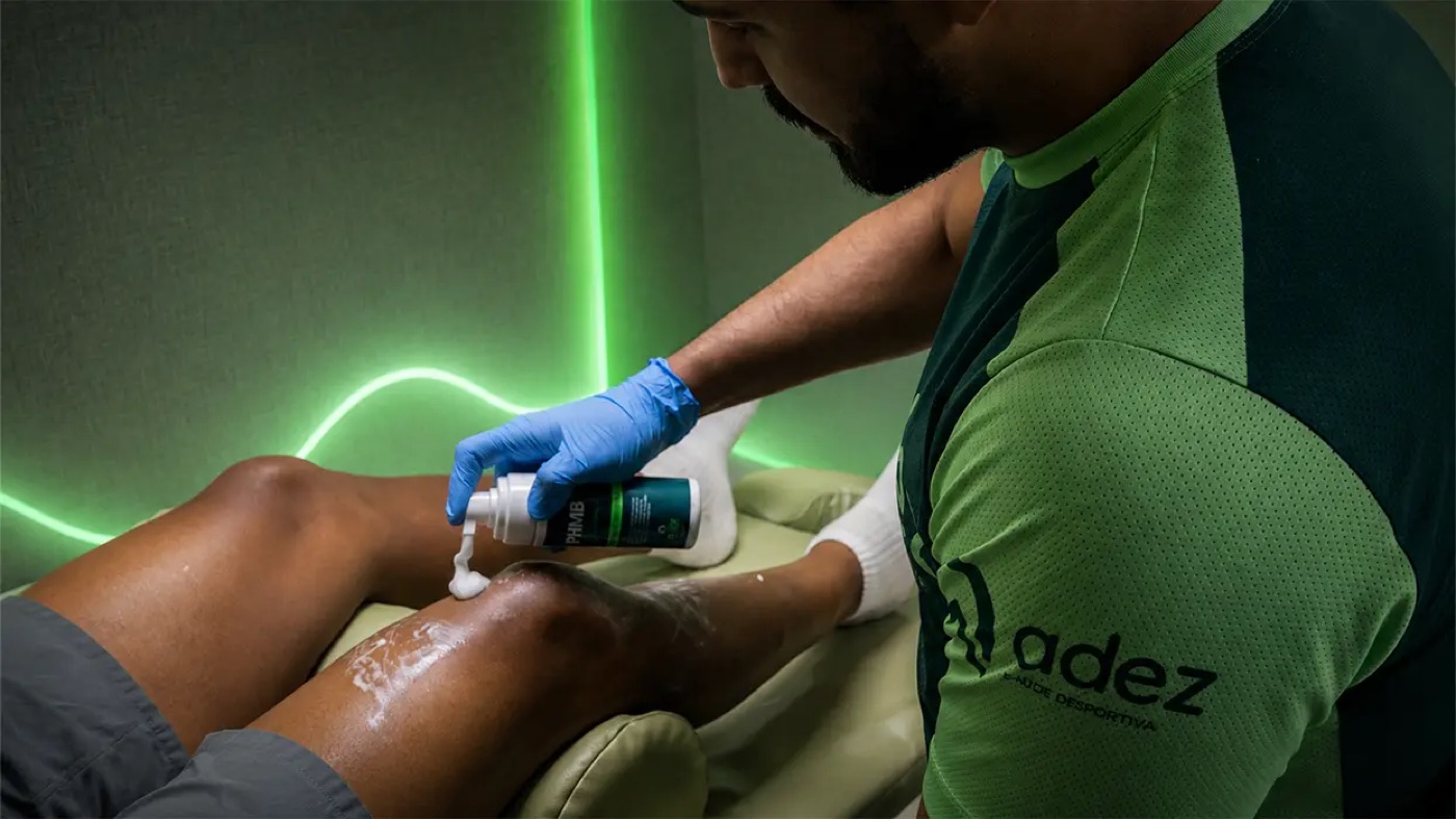 Sessão de fisioterapia na clínica Adez